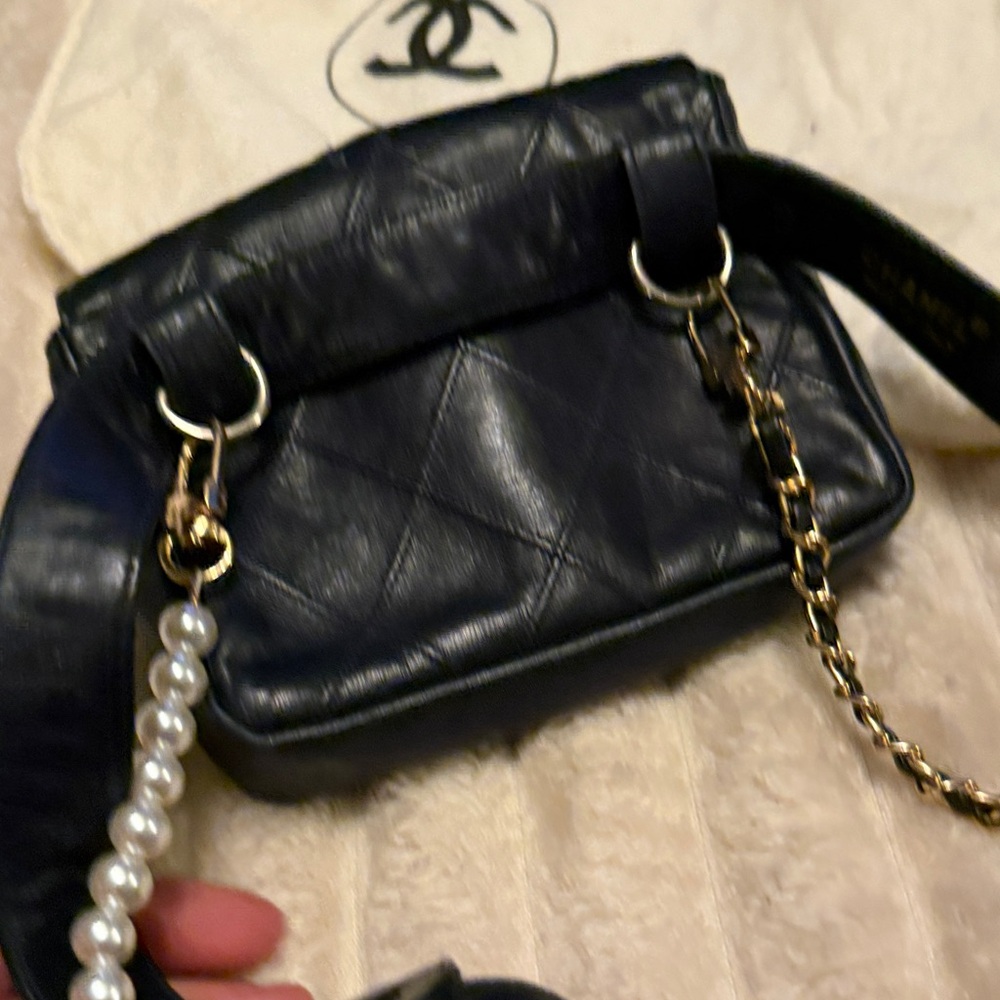 Chanel Mini Quilted Leather Pearl Chain Belt Bag dark blue Gold Hardware - Picture 8 of 17